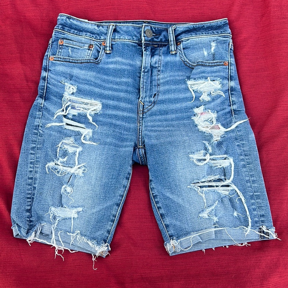 American Eagle Distressed Shorts Size 30